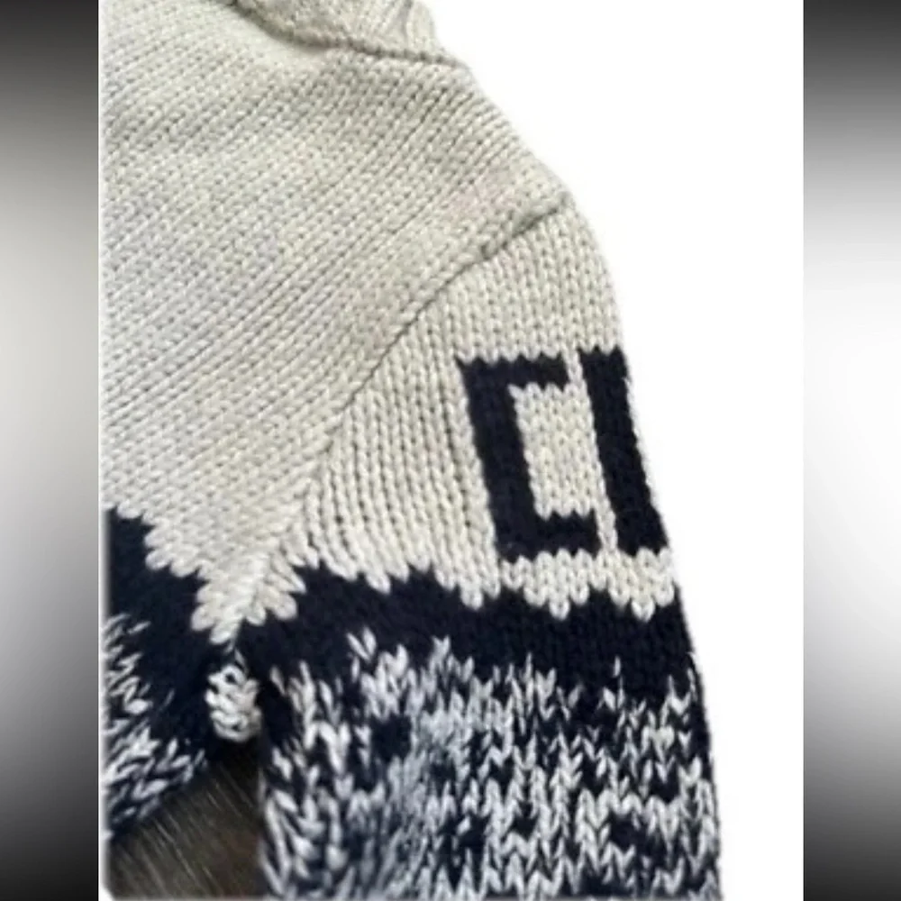 Baby Gap Cableknit Sweater Baby Size 12-18 Months  Worn Winter Clothes
